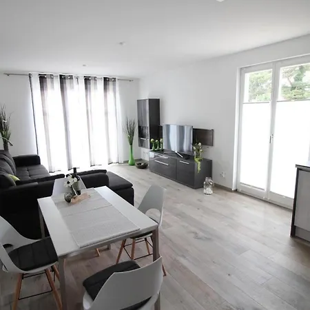 Del Mar Apartment *